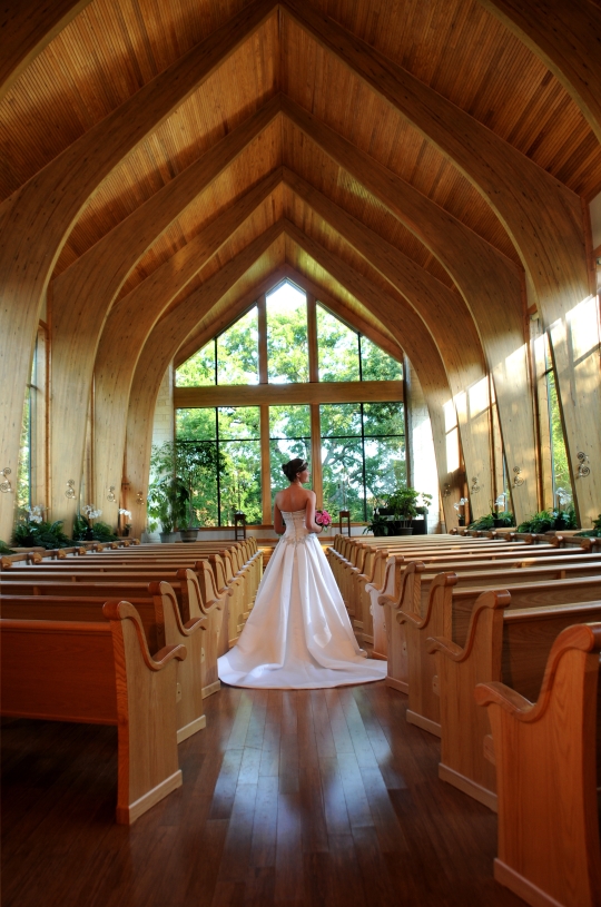 The perfect chapel for an intimate wedding! #thunderbirdchapel #normanoklahoma #wedding